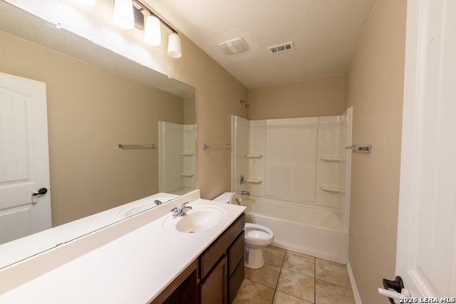 5526 Castle Brook Dr Property Photo 15