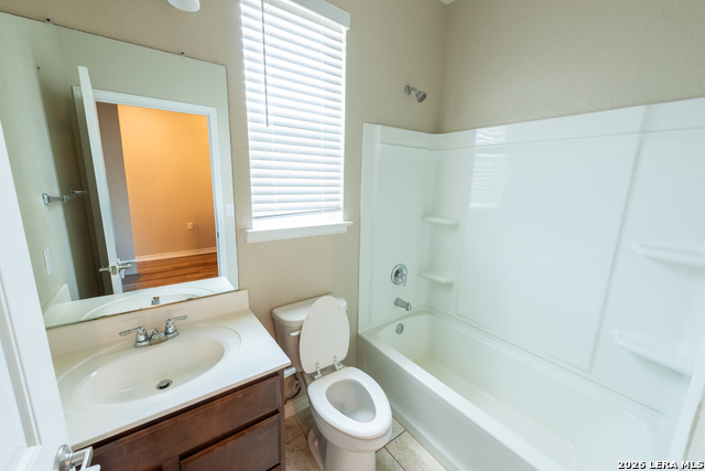 5526 Castle Brook Dr Property Photo 27