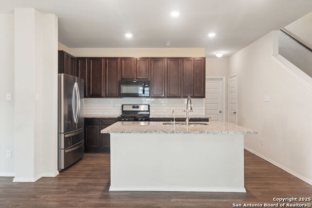 15219 Selene Vw Property Photo 8