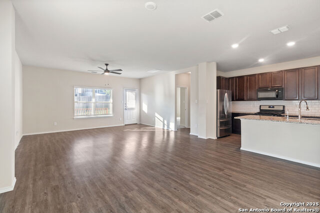 15219 Selene Vw Property Photo 9