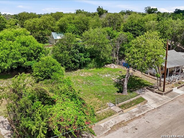 1201 S Comal Property Photo 11