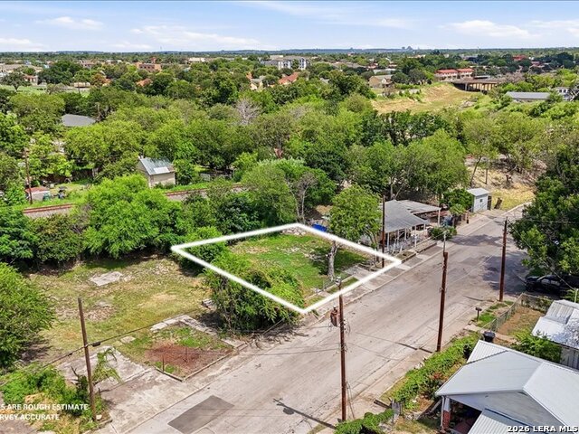 1201 S Comal Property Photo 12