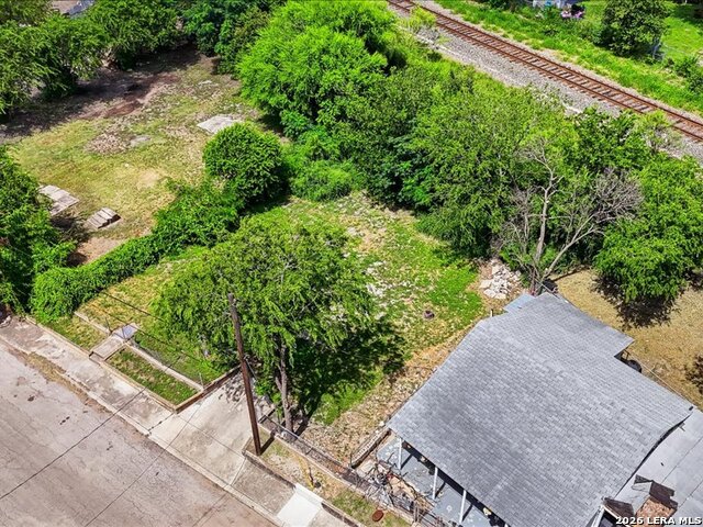 1201 S Comal Property Photo 16