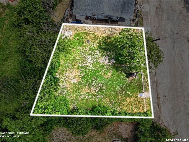 1201 S Comal Property Photo 27