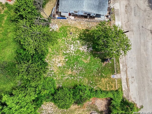 1201 S Comal Property Photo 28