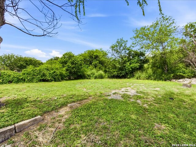 1201 S Comal Property Photo 29