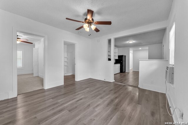 402 Ada St Property Photo 3
