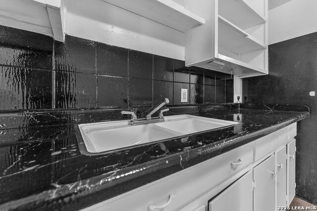 402 Ada St Property Photo 6
