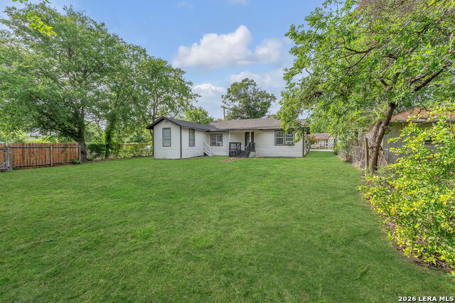 402 Ada St Property Photo 15
