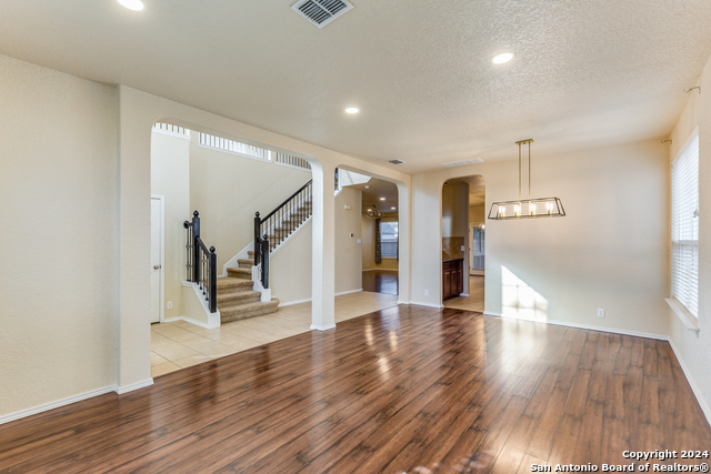 5723 White Oak Cv Property Photo 3