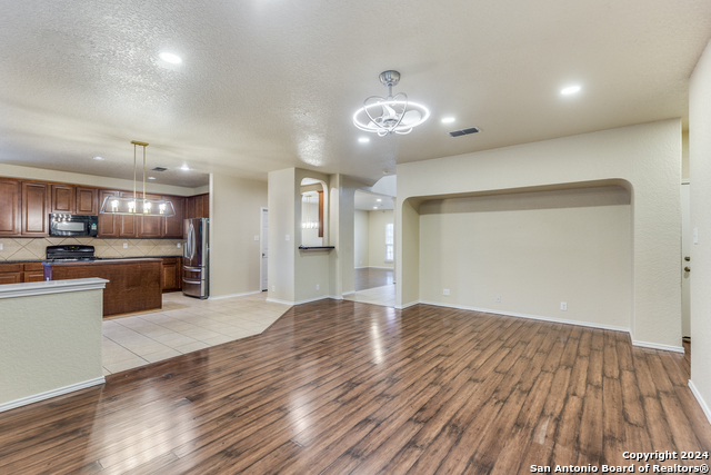 5723 White Oak Cv Property Photo 6