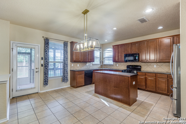 5723 White Oak Cv Property Photo 7