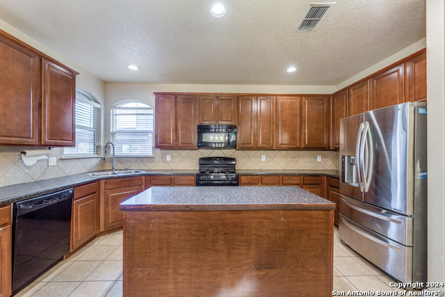 5723 White Oak Cv Property Photo 9