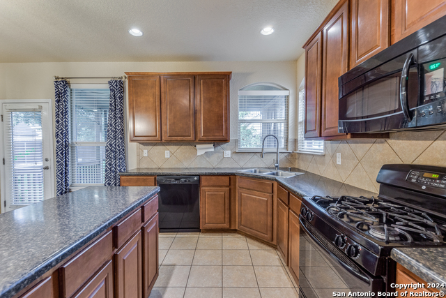 5723 White Oak Cv Property Photo 11