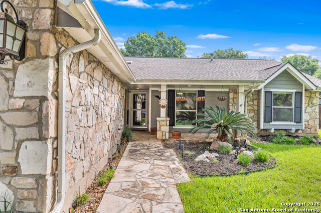 13863 Brook Hollow Blvd Property Photo 2