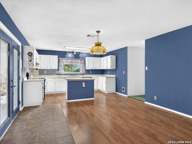 16826 Winding Oak Drive Property Photo 12