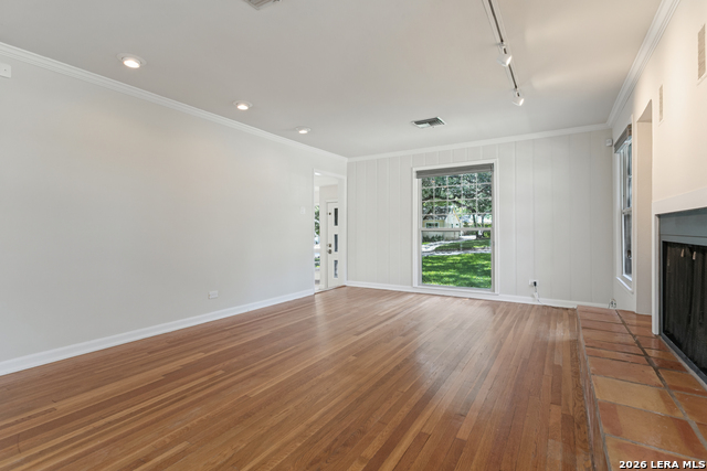 825 Wiltshire Ave Property Photo 7