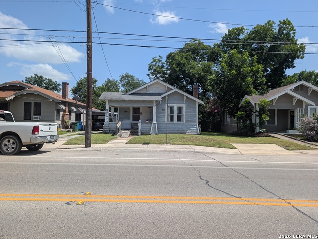 914 E Grayson St Property Photo 1