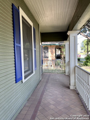 201 Berkshire Property Photo 3