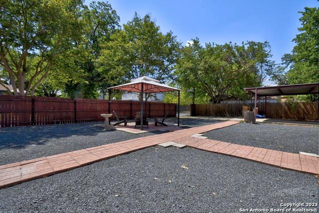 201 Berkshire Property Photo 19