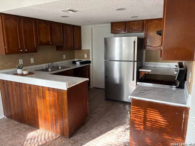 9619 Annandale Property Photo 4