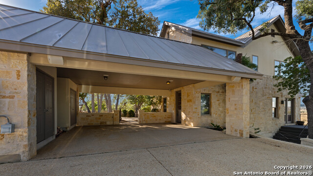 169 Shores Point Property Photo 6