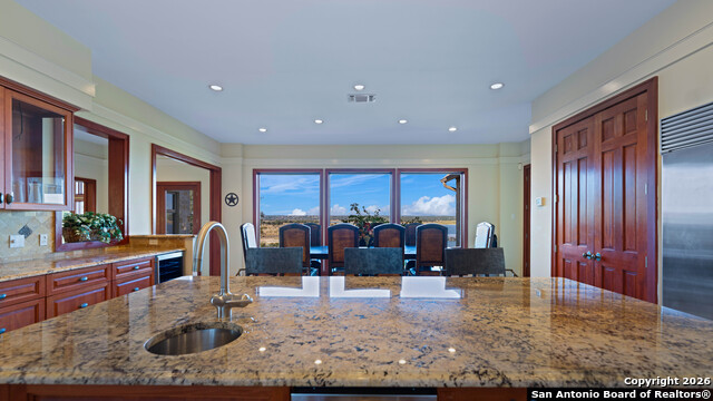 169 Shores Point Property Photo 9