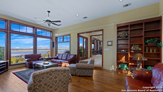 169 Shores Point Property Photo 15