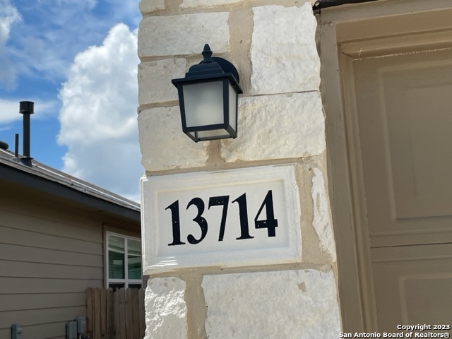 13714 Boothe Grv Property Photo 2