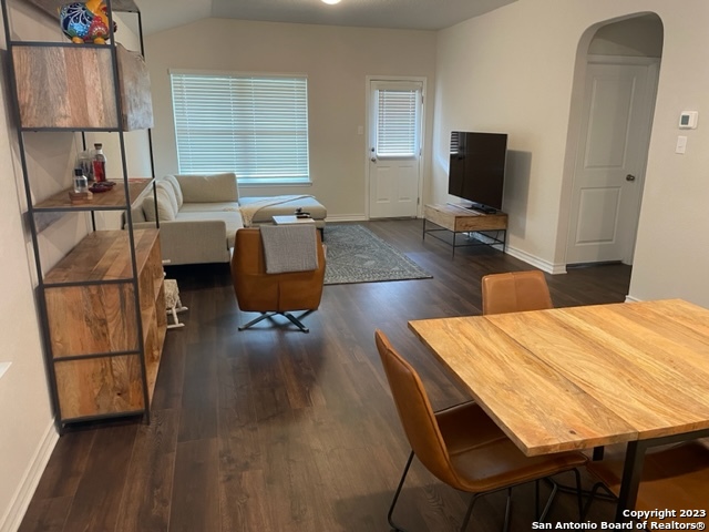 13714 Boothe Grv Property Photo 17