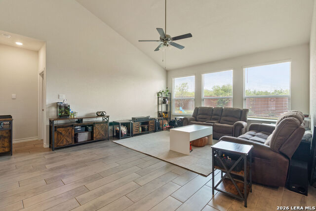 634 Overlook Rdg Property Photo 5