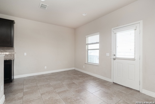 660 Community Dr Property Photo 5