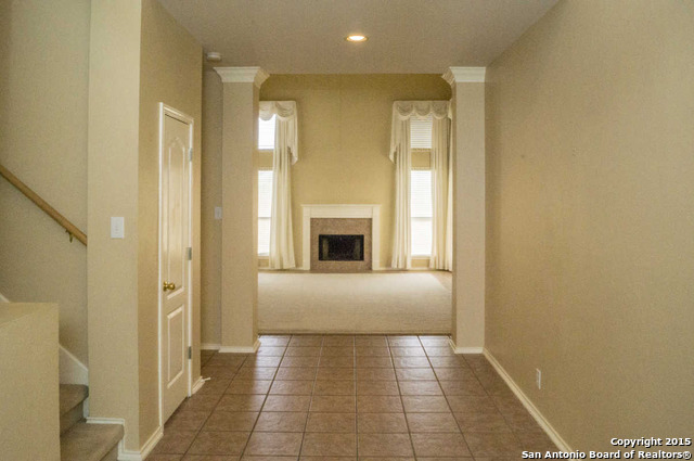 121 Ozuna Dr Property Photo 5