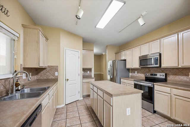 121 Ozuna Dr Property Photo 6