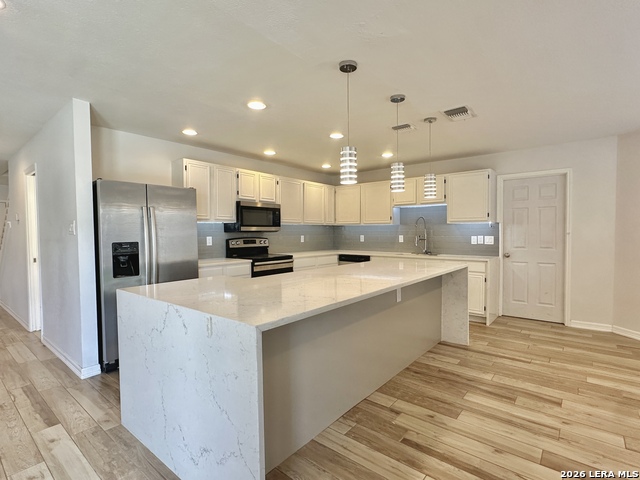 21502 Tenore Property Photo 7