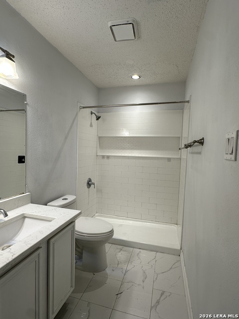 21502 Tenore Property Photo 15
