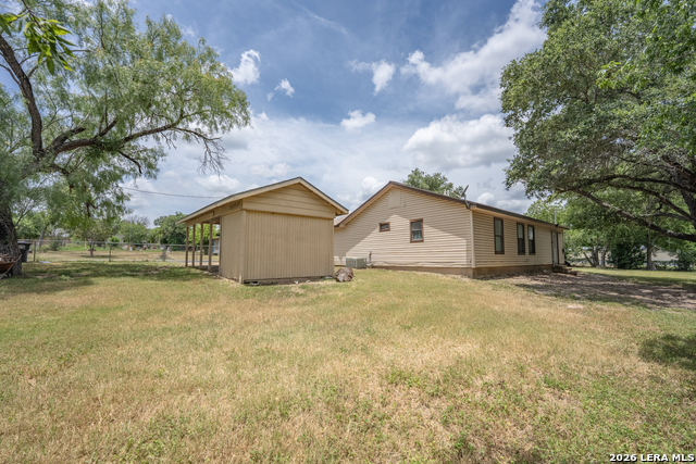 1515 Geneva St Property Photo 5