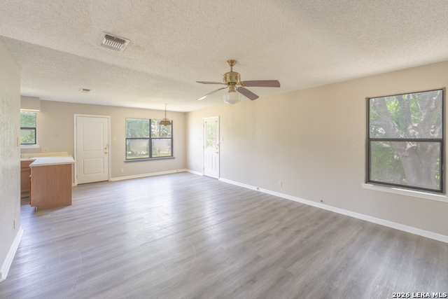 1515 Geneva St Property Photo 10