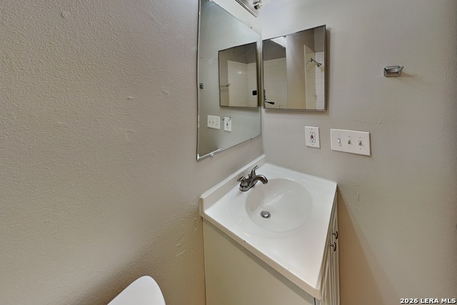 5815 Brambletree Street Property Photo 10