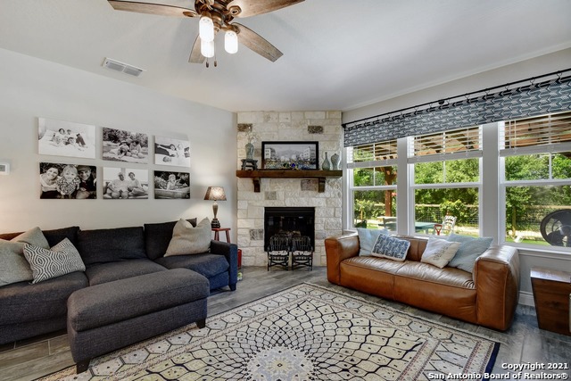 9113 Sunpool Property Photo 4