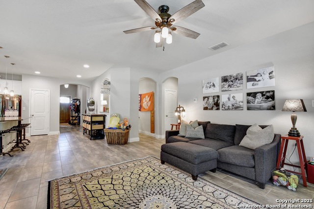 9113 Sunpool Property Photo 5