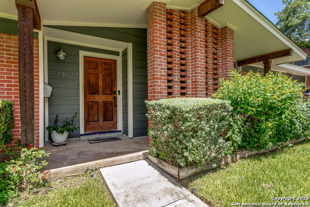 7407 Quail Run Dr Property Photo 3