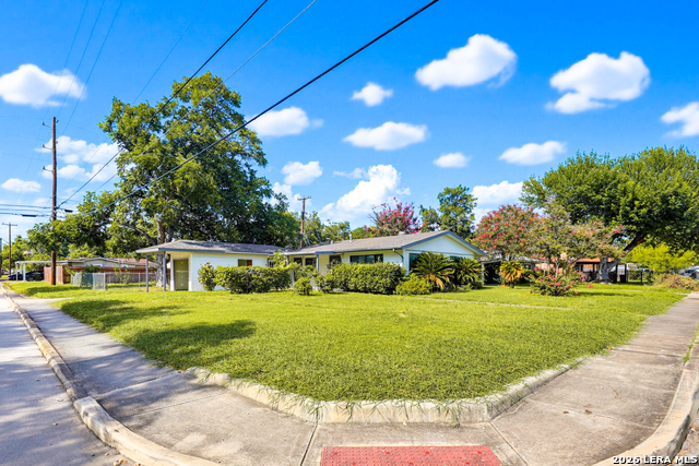 271 Wayside Dr Property Photo 1