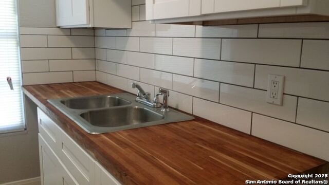 5810 Timberrock Property Photo 8