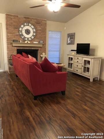 8214 Spring Town St Property Photo 3