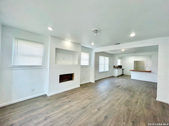 2623 W Houston St Property Photo 3