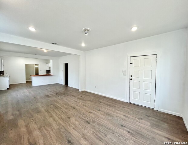 2623 W Houston St Property Photo 4