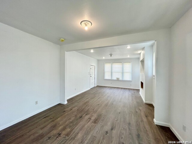 2623 W Houston St Property Photo 5