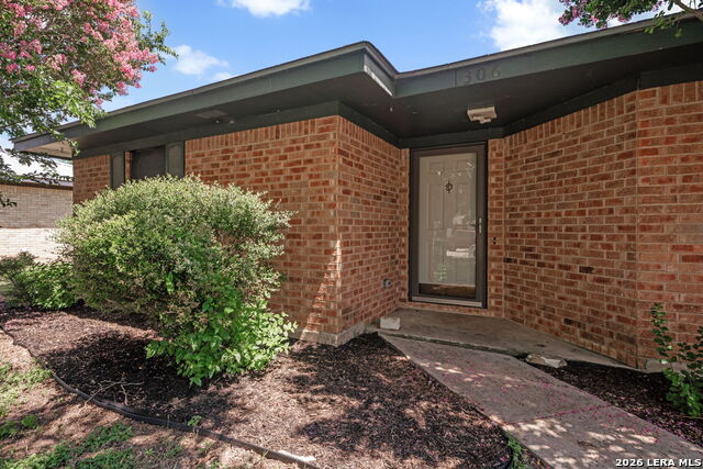 306 Meadow Dr Property Photo 8