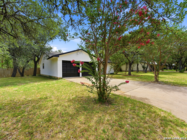 104 S Mount Rushmore Dr Property Photo 3